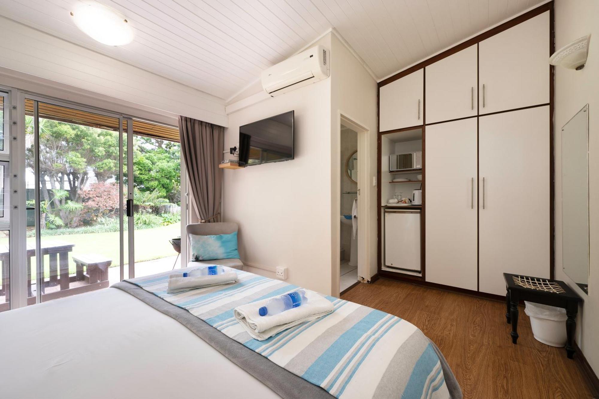 Admirals Lodge Guest House And Brightways Self Catering Apartments Порт-Елізабет Екстер'єр фото